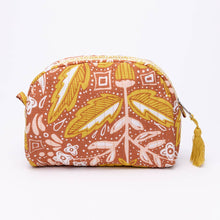 Load image into Gallery viewer, Amelia Small Quilted Scallop Zipper Pouch