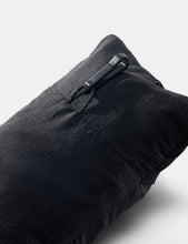 Load image into Gallery viewer, Blackout Travel Neck Pillow