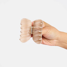 Load image into Gallery viewer, Juno Claw in Oak