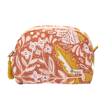 Load image into Gallery viewer, Amelia Small Quilted Scallop Zipper Pouch