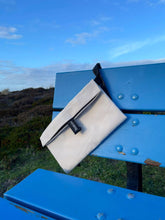 Load image into Gallery viewer, Notabag Crossbody Bag