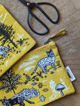 Load image into Gallery viewer, Zippered pouch | outside cats
