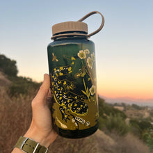 Load image into Gallery viewer, Nalgene 32oz: Vernal
