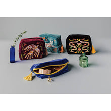 Load image into Gallery viewer, Catbloom Embroidered Pouch
