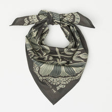 Load image into Gallery viewer, No. 118 Evelyn Bandana
