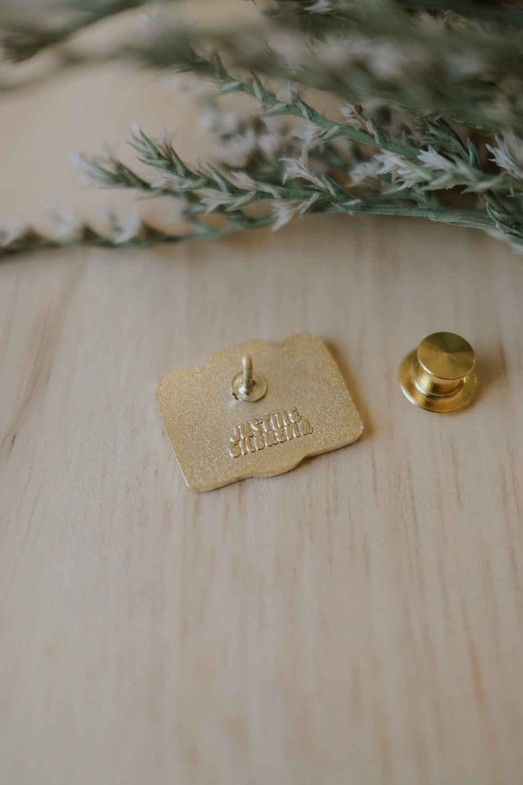 Camera Enamel Pin (With Locking Clasp)