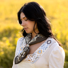 Load image into Gallery viewer, No. 118 Evelyn Bandana
