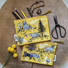 Load image into Gallery viewer, Zippered pouch | outside cats
