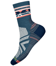 Load image into Gallery viewer, Women&#39;s Hike Zig Zag Valley Mid Crew Socks
