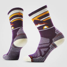 Load image into Gallery viewer, Women's Hike Mountain Moon Crew Socks - Light cushion
