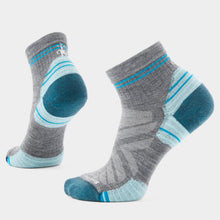 Load image into Gallery viewer, Women's Hike Targeted Cushion Low Ankle Socks
