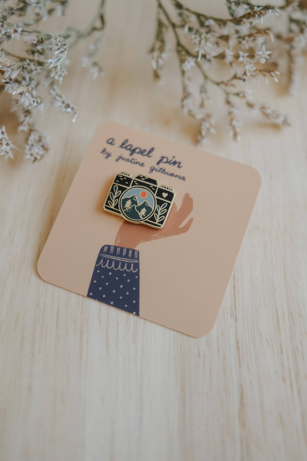 Camera Enamel Pin (With Locking Clasp)