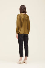 Load image into Gallery viewer, MOSS PLEATED YOKE BLOUSE
