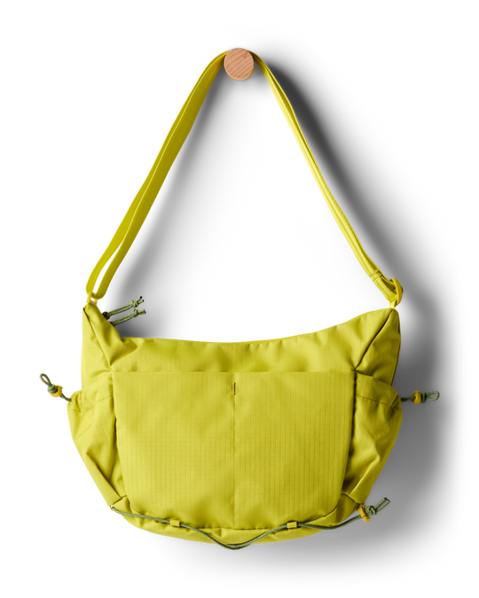 Viaje 9L Shoulder Bag