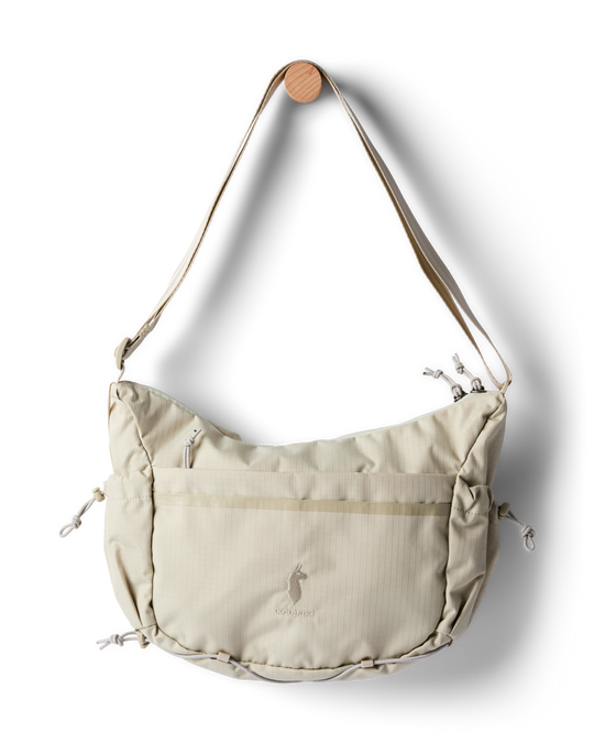 Viaje 9L Shoulder Bag
