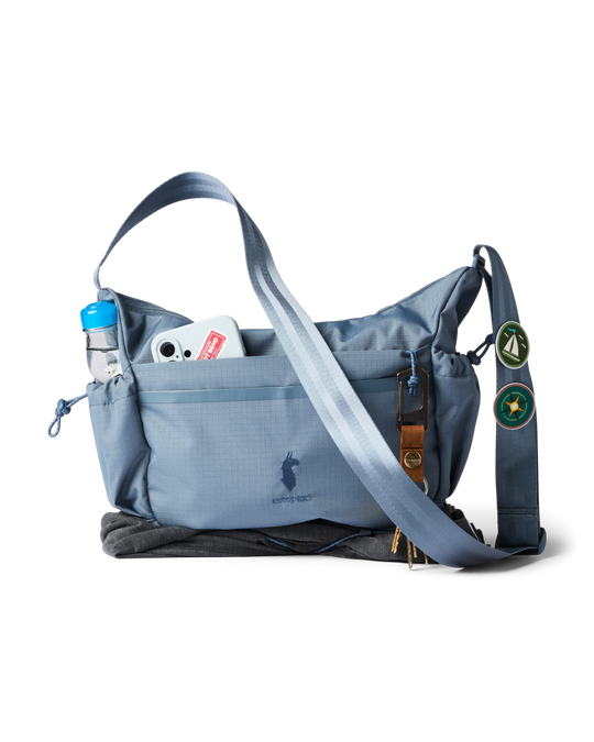 Viaje 9L Shoulder Bag