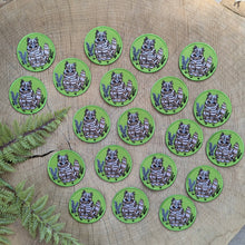 Load image into Gallery viewer, Patch | outside cat green
