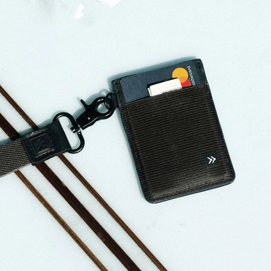 VERTICAL LEATHER WALLET