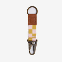 Load image into Gallery viewer, Keychain Clip - Thread Wallets
