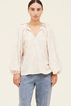 Load image into Gallery viewer, PLEATED SHOULDER JACQUARD BLOUSE
